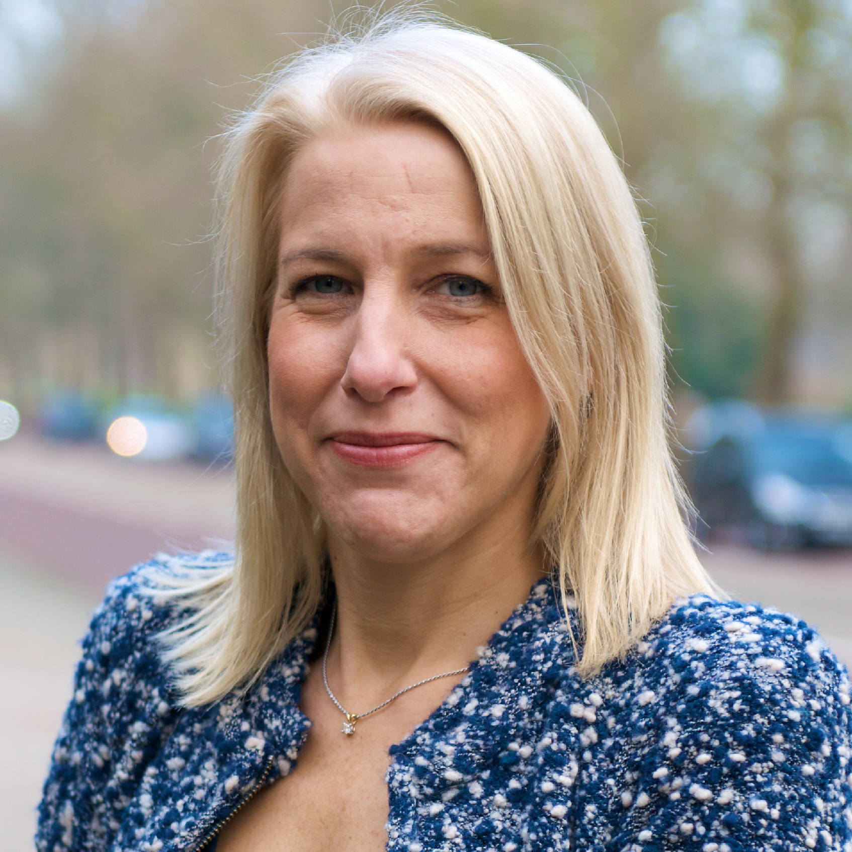 Helen Dickinson