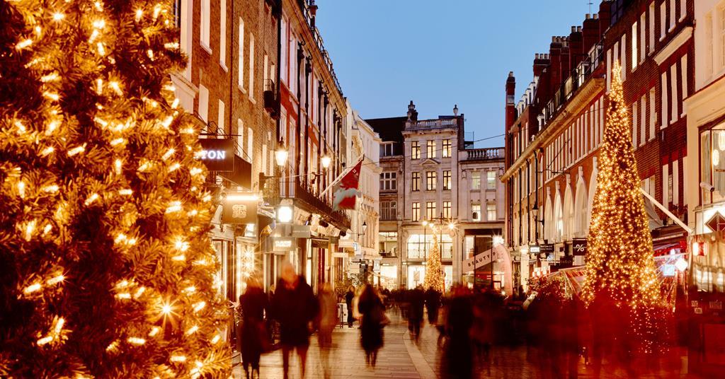 Retail sales growth over Christmas slows as consumers wait for discounts