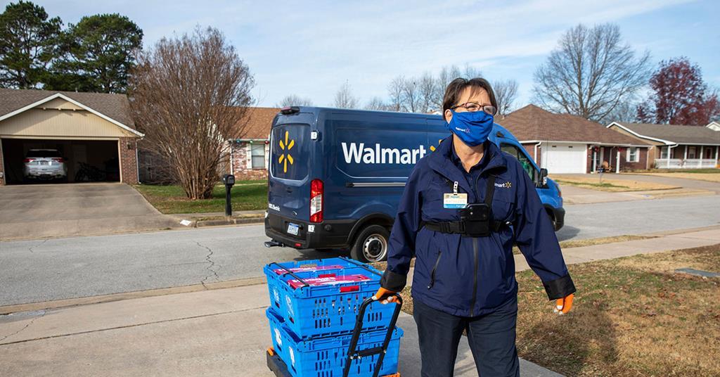 Why Walmart S InHome Delivery Scheme May Be Convenience Retail S Final   3097478 Walmartinhomedriverwalksupdriveway 843484 