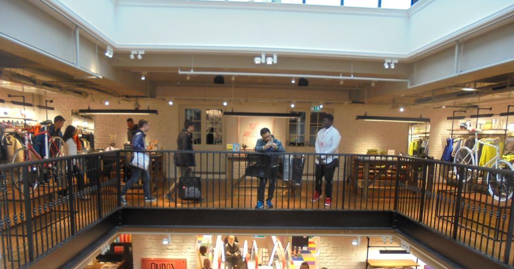 Store Gallery: Uniqlo's New Flagship Brings Boutique Flair To Oxford ...