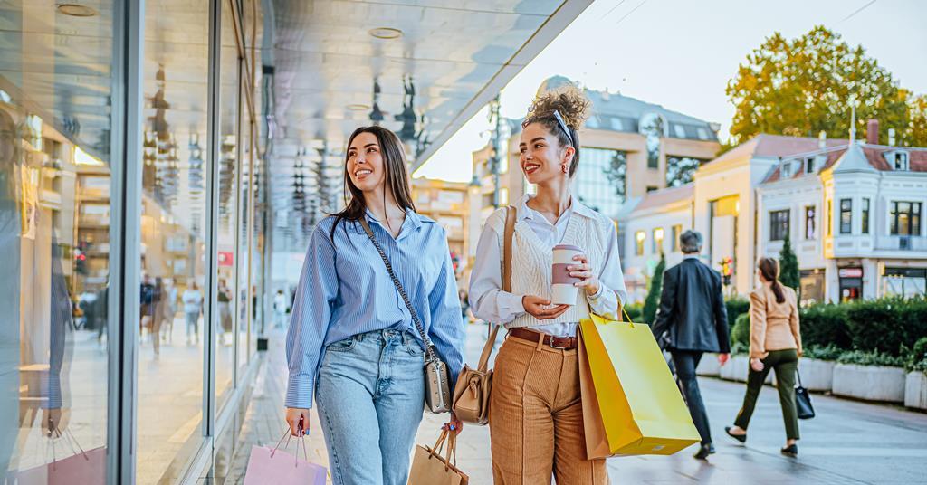 Social media draws nearly two billion annual visits to UK high streets
