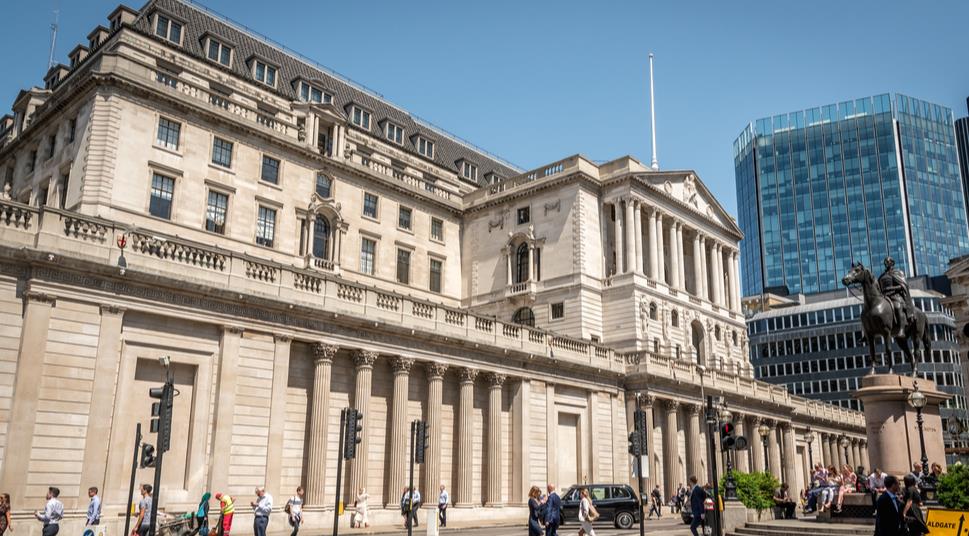 Bank of England urged to cut interest rates to boost consumer spending