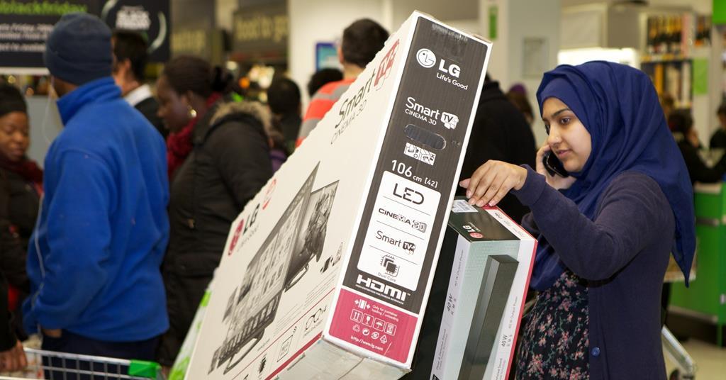 In pictures: Asda's Black Friday promotion draws throngs of bargain ...