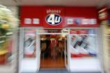 Phones 4u is poised to plunge into administration after EE decided to pull the plug on its contract with the mobile phone retailer.