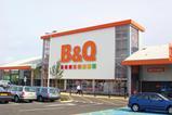 B&Q is rolling out its new design format to 10 shops and will launch a one hour click-and-collect service next year.