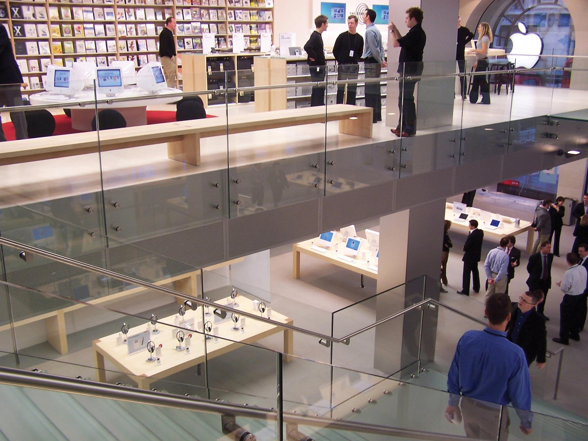 Top of the Shops 2015 A chart of the top 30 stores in the UK ranked by