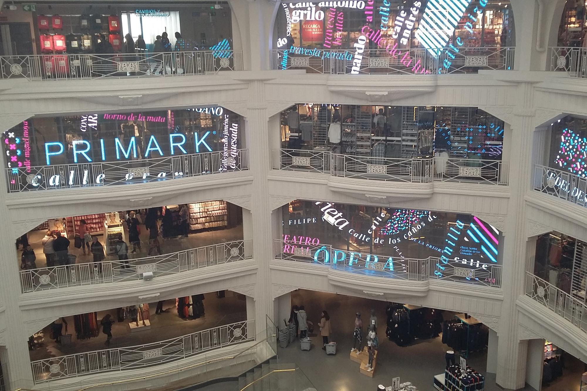 Store gallery: Primark Madrid interior lives up to its Gran Vía ...