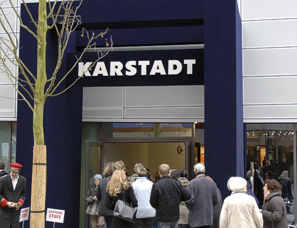 Fashion style Karstadt to close six stores as a new CEO is named for girls Fashion style Karstadt to close six stores as a new CEO is named for lady