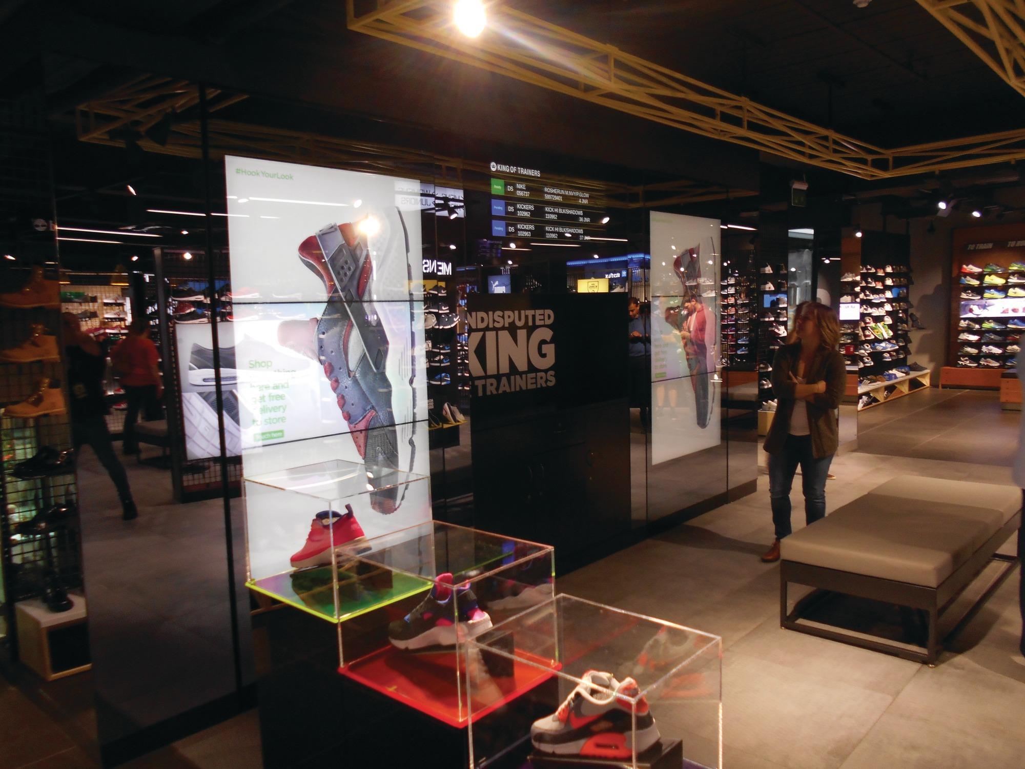 running shop trafford centre