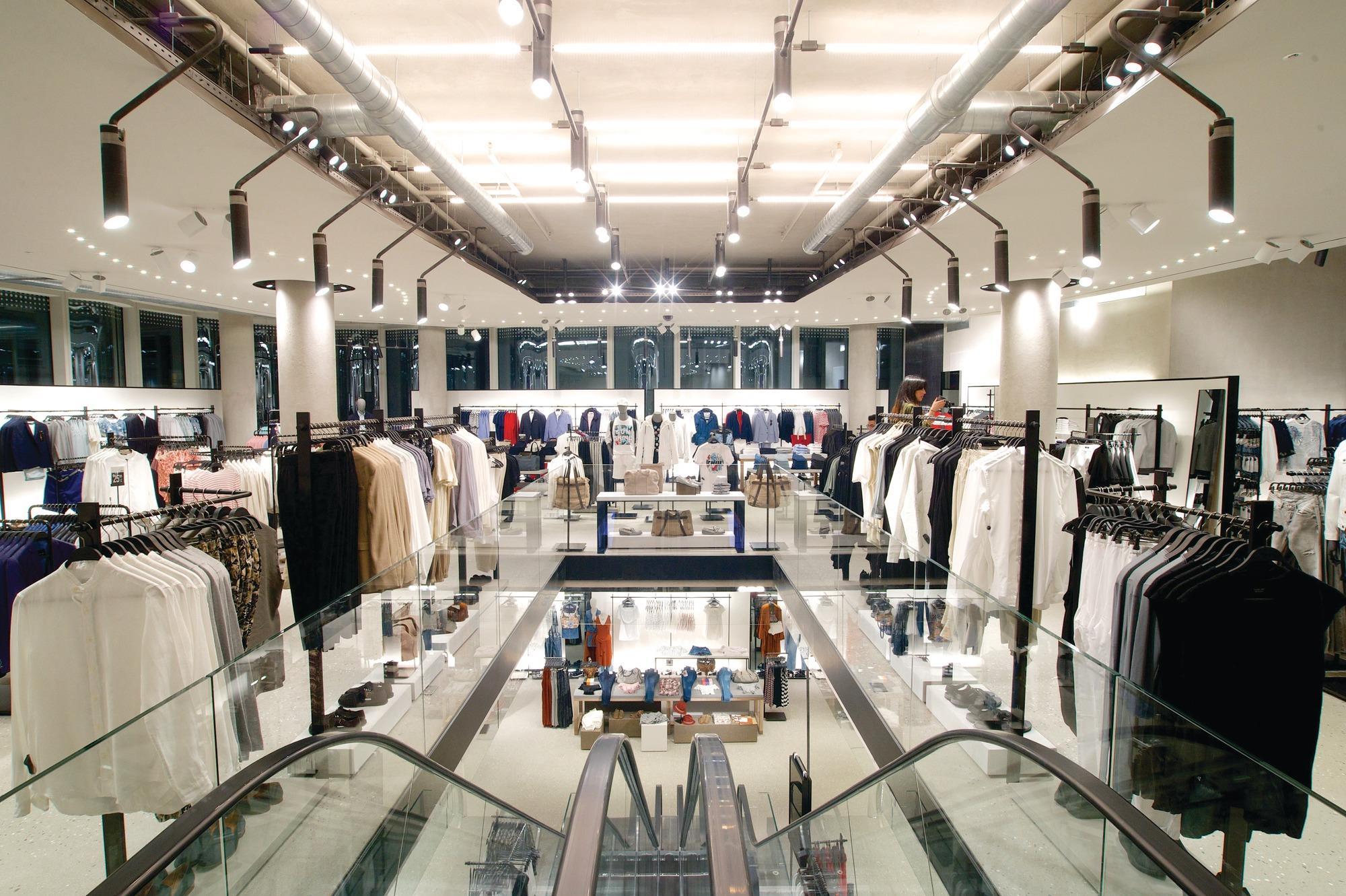 Store gallery: Zara opens an industrial flagship on Oxford Street ...