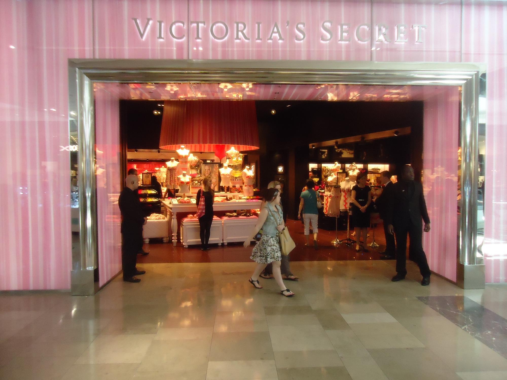 VICTORIA'S SECRET NEW POP UP SHOP AT NEXT - Westend Shopping