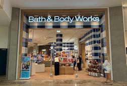 Bath & Body Works store front