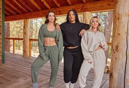 Models wearing the Oner Active SoftMotion Collection