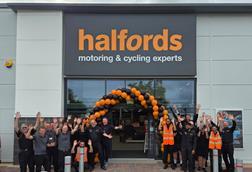 Halfords Reading Store Opening