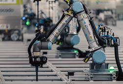 Ocado on-grid robotic picker