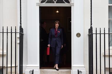 Rachel Reeves carrying chancellor's red box