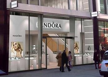 Jewellery retailer Pandora is to open a flagship store in Park House, Oxford Street that will be its largest store globally.