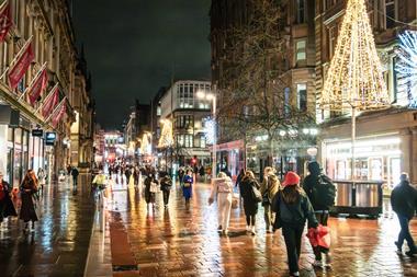 People Christmas shopping in Glasgow