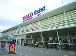 Tesco revealed its like-for-like sales in the UK, excluding petrol and VAT, fell 0.9% in the third quarter today