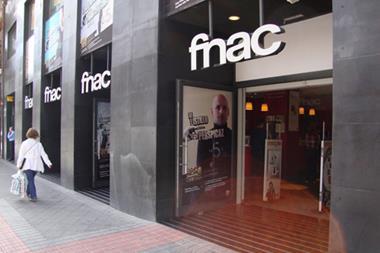 The board of London-listed electricals retailer Darty have recommended shareholders approve a takeover offer from French retailer Fnac.