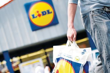 Lidl_exterior_sign_and_shopping_bag_300