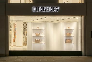 BURBERRY_2023_NEW_BOND_STREET_CROPPED_4x5_RGB_08