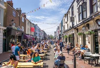 Summer-shoppers-Brighton-index