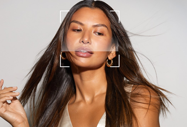 Model using AI beauty technology