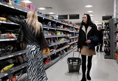 Supermarket shoppers