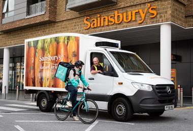 Deliveroo rider and Sainsbury's Groceries Online driver set off from Hor.._