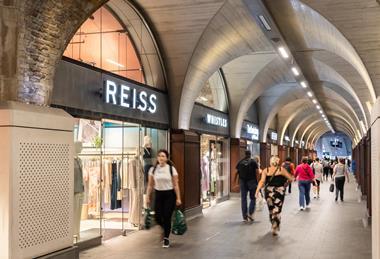 Shops at London Bridge station