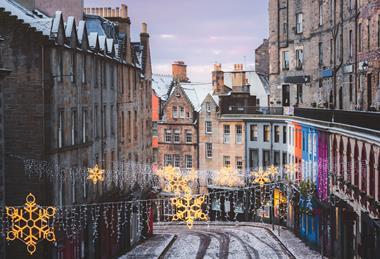 Christmas shopping street Edinburgh