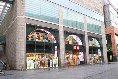 Street view exterior of Uniqlo store in Liverpool