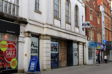 Empty shop to let on hight street