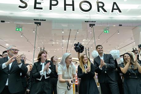 01 08 25 SENT Sephora UK Arndale Opening_Steve Biggs, Jill Stutzbach, Sarah Boyd, Victoria Fuller, Mahmoud Ersan and Sabina Ellahi_036