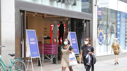 Social distancing Topshop