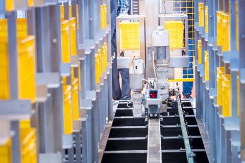 Warehouse distribution centre pick robot