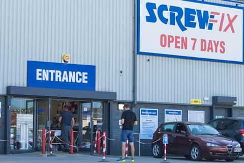 Screwfix social distancing