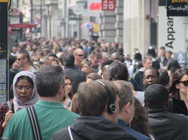 Shopping centres lost customers at a faster rate than high streets in September as overall retail footfall dropped 0.9% during the month.