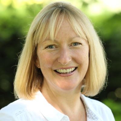 Victoria Coe headshot