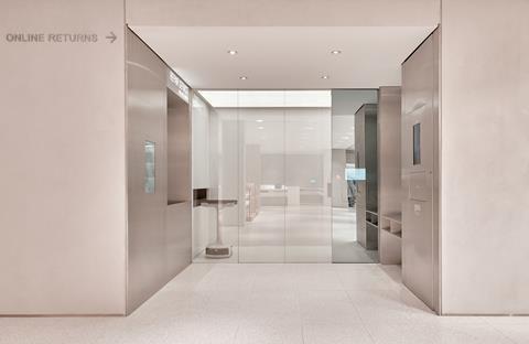 Online returns at Zara Stratford