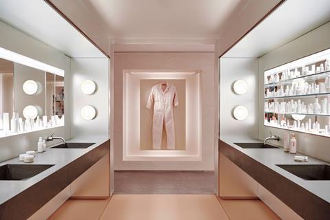 glossier-flagship-gachot-studios-manhattan-new-york_dezeen_2364_col_5