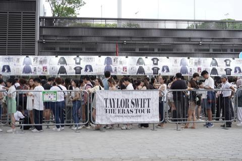 Taylor Swift merch queue