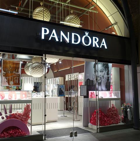 shutterstock_2460905185