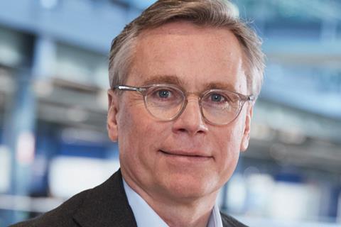 Robbie Feather Very Group