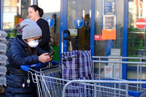 Coronavirus grocery shopper