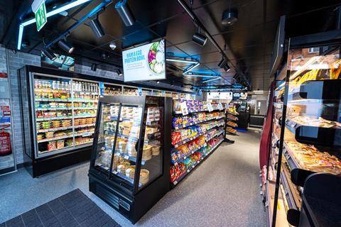 UNP_Co_Op_46964__On_The_Go_Solihu022