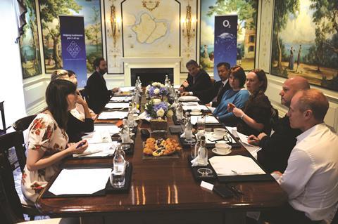 The hot topic for retailers of showrooming was discussed at a Retail Week and Telefónica 02 roundtable