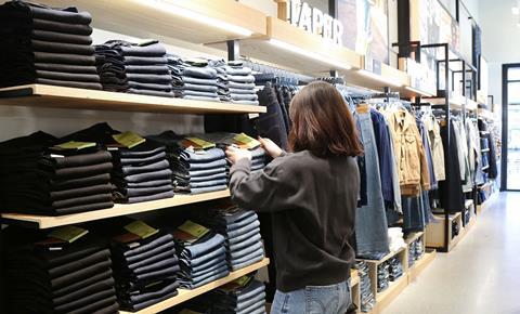 241111_Levis_Alexa_Hero-1920x1162