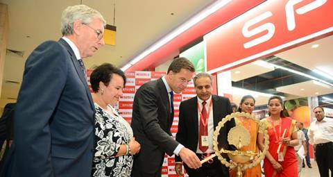 Mark Rutte at Spar in India